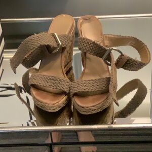 Women's Tan Woven Sandals